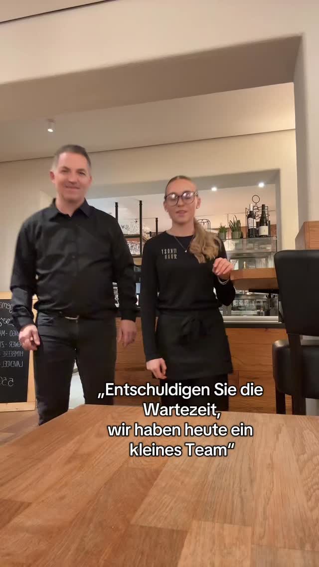 Ohne unseren Hocker sind wir alle verloren 😬 #kostbar #drinks #alzenau #gastronomie